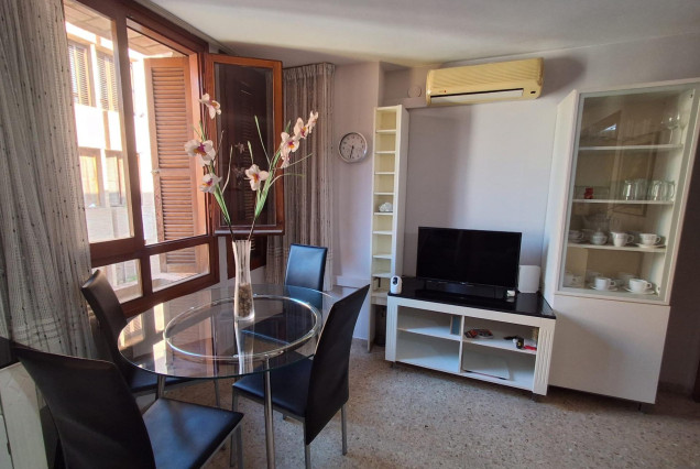 Piso - Alquiler a largo plazo - Valencia -
                Ciutat Vella