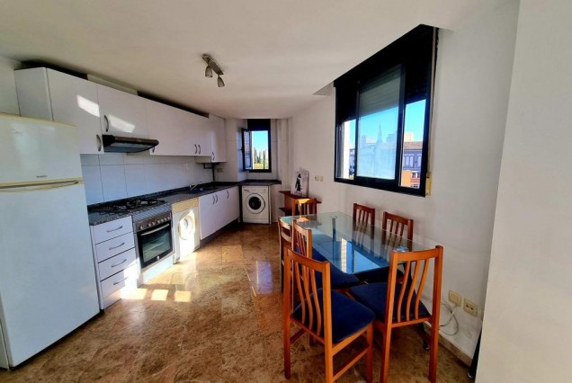Piso - Alquiler a largo plazo - Valencia -
                En Corts