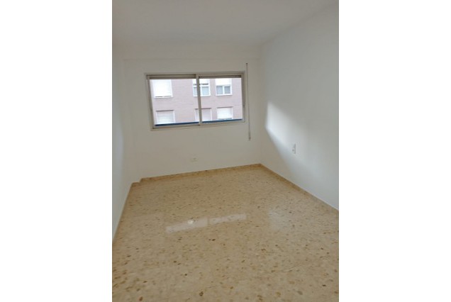 Piso - Alquiler a largo plazo - Valencia -
                Zaidia - Trinitat