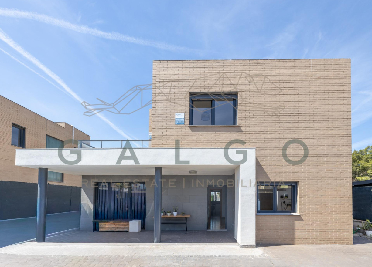 Revente - Chalet - San Antonio de Benageber - Urbanizacion montsano