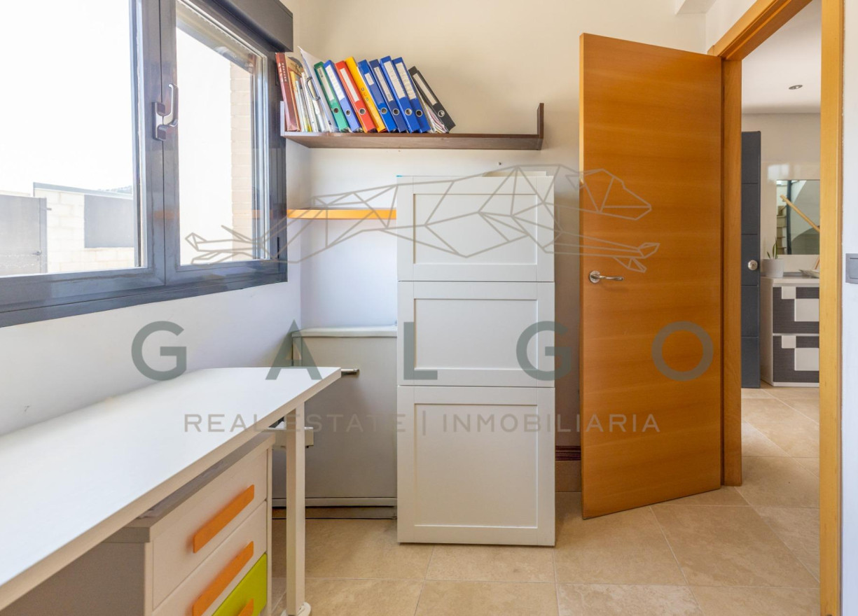 Revente - Chalet - San Antonio de Benageber - Urbanizacion montsano