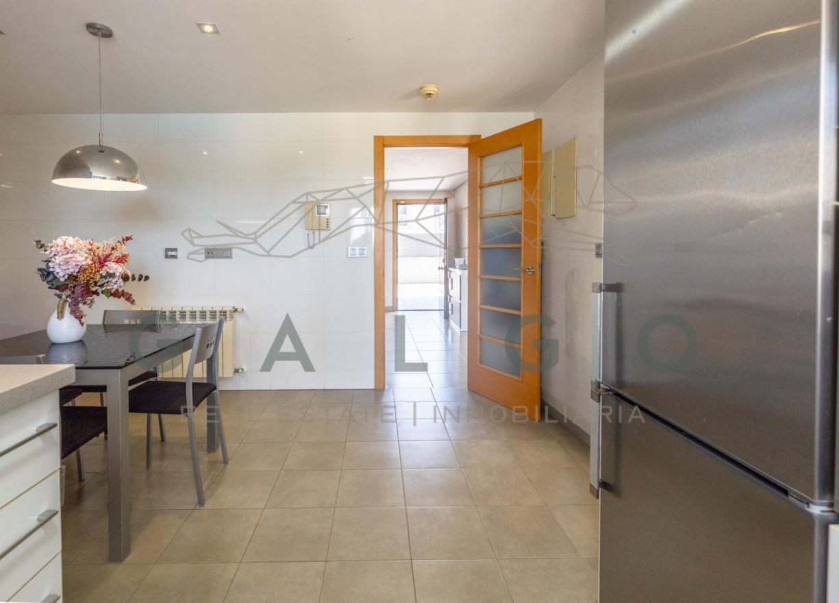 Revente - Chalet - San Antonio de Benageber - Urbanizacion montsano