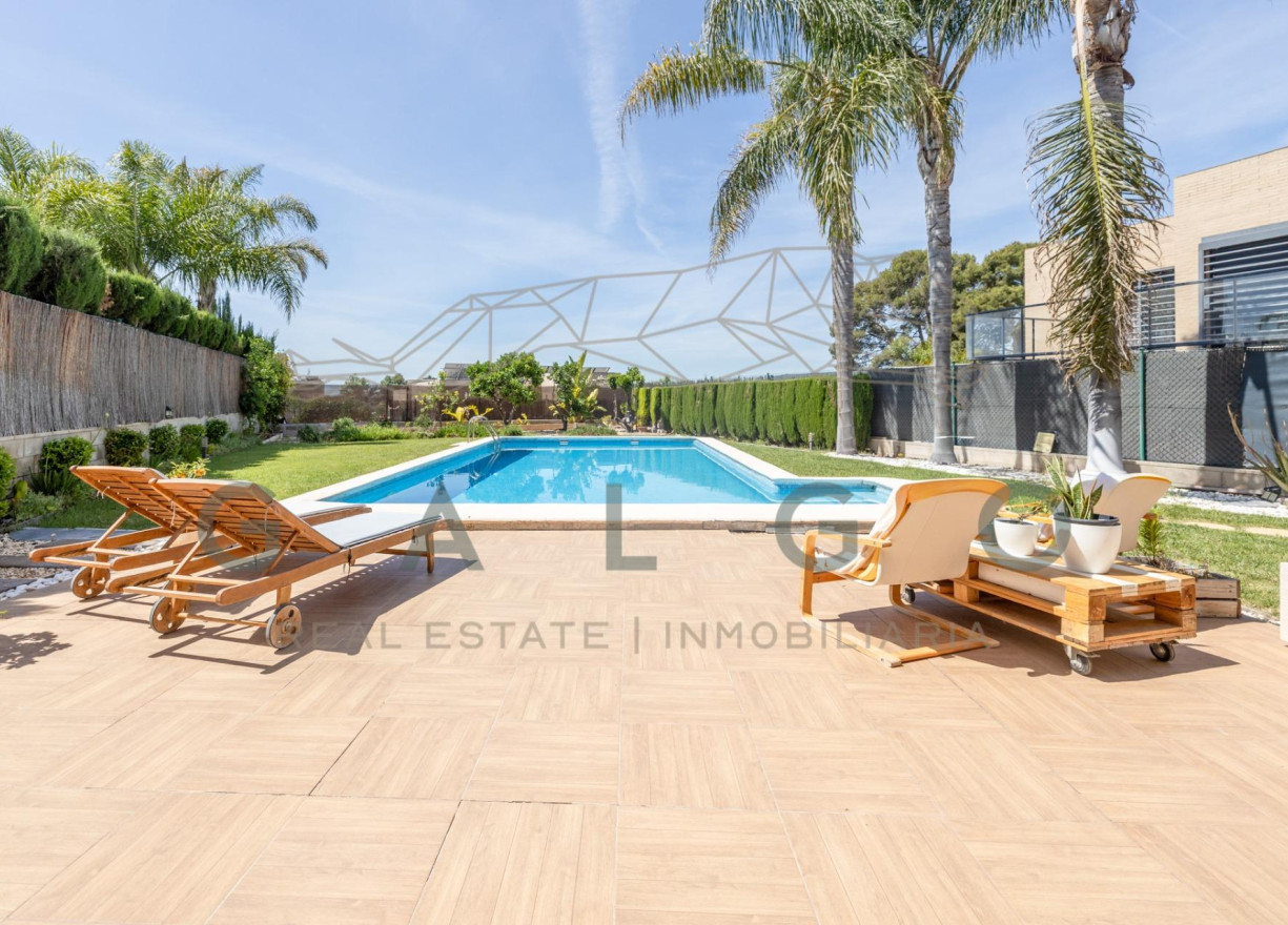 Revente - Chalet - San Antonio de Benageber - Urbanizacion montsano