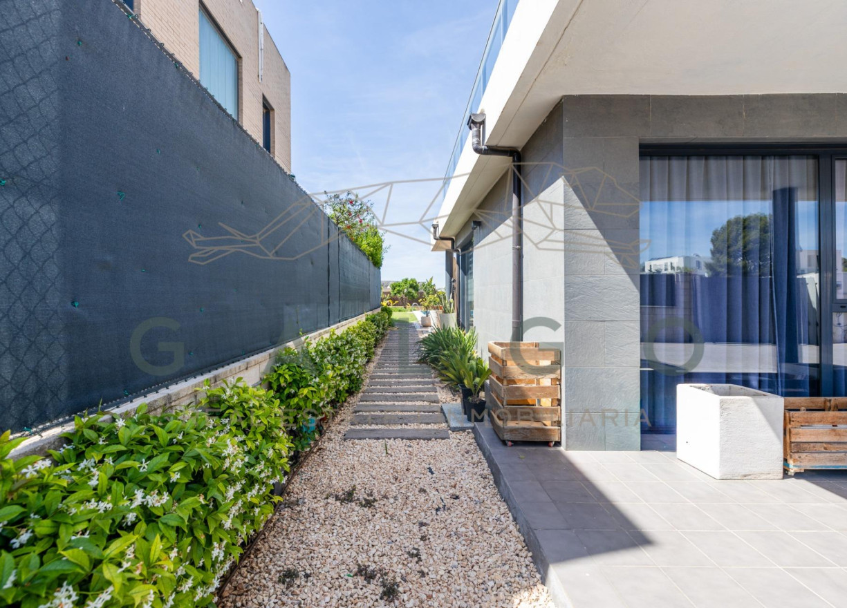 Revente - Chalet - San Antonio de Benageber - Urbanizacion montsano
