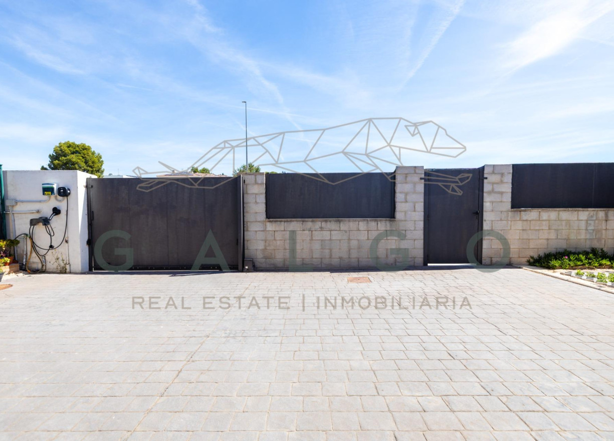 Revente - Chalet - San Antonio de Benageber - Urbanizacion montsano
