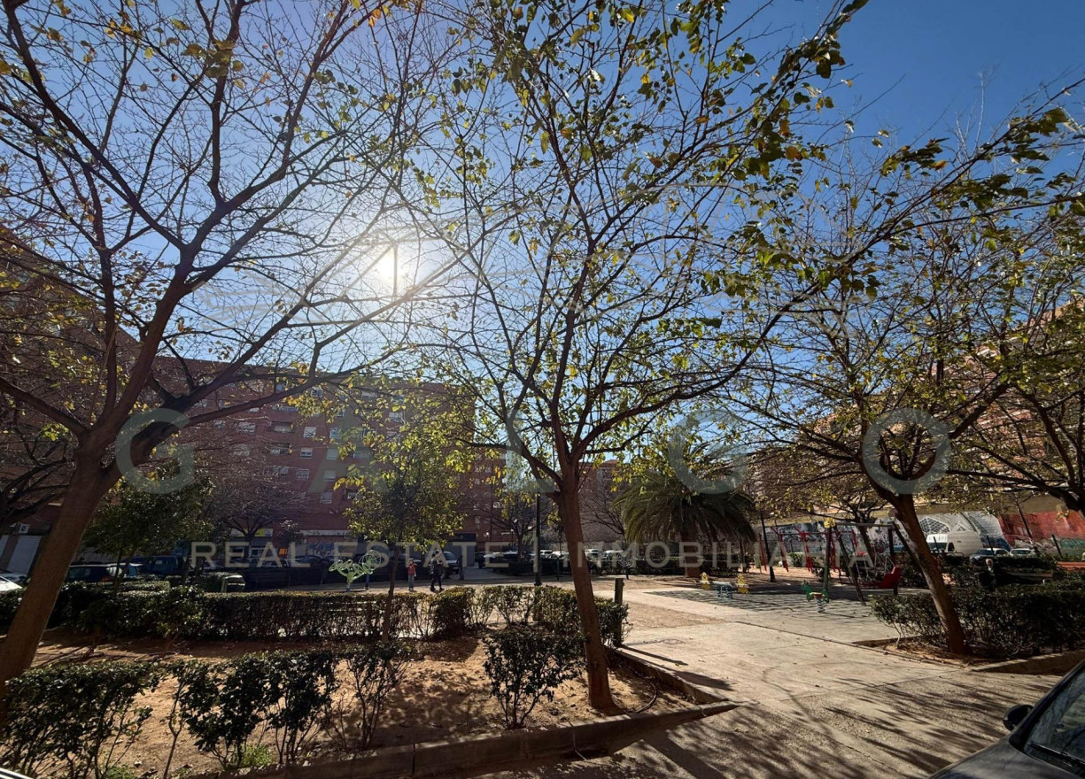 Revente - Commerciële gebouwen - Valencia - L´Hort de Senabre