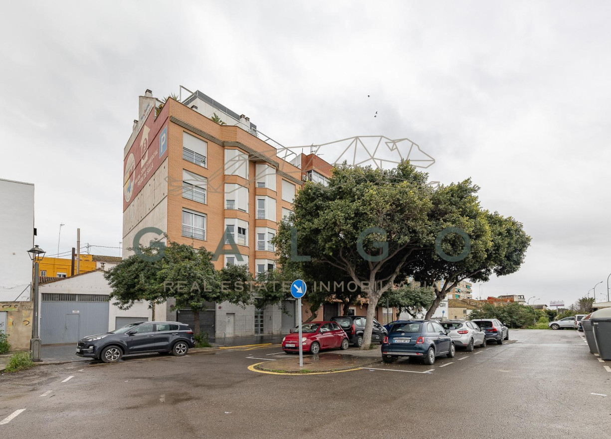 Revente - Vloer - Valencia - Fonteta de Sant Lluìs - Fuente de San L