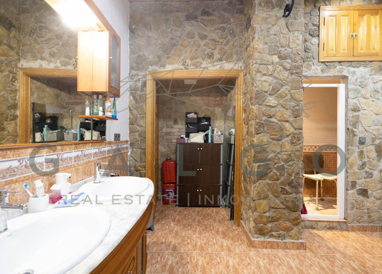Sale - Casa de Pueblo - Chulilla