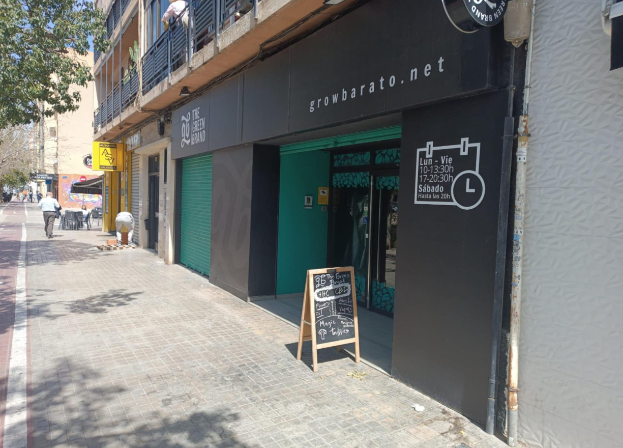 Sale - Commercial premises - Valencia - En Corts