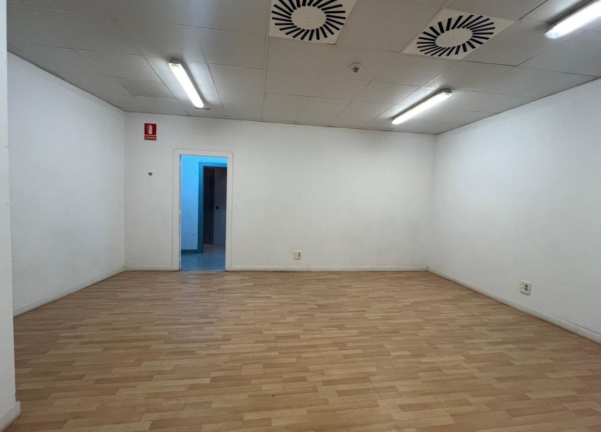 Sale - Commercial premises - Valencia - Sant Francesc