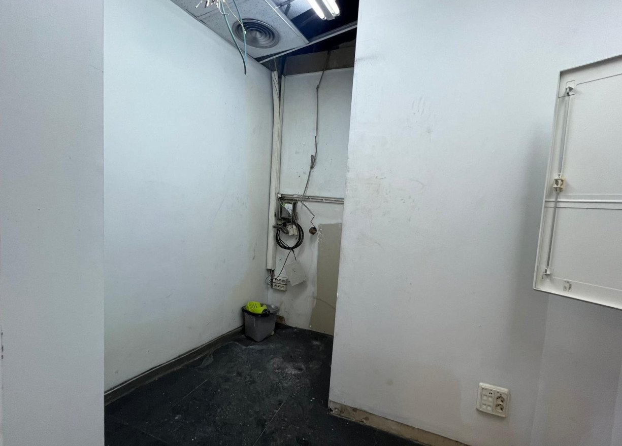 Sale - Commercial premises - Valencia - Sant Francesc
