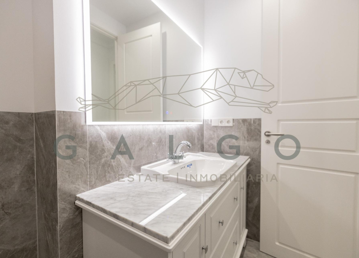 Sale - Flat - Valencia - Centro - Sant Francesc