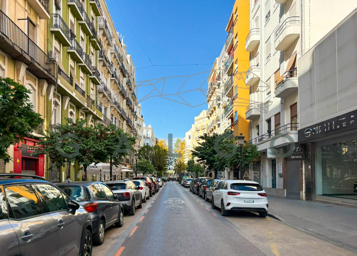 Sale - Flat - Valencia - Russafa