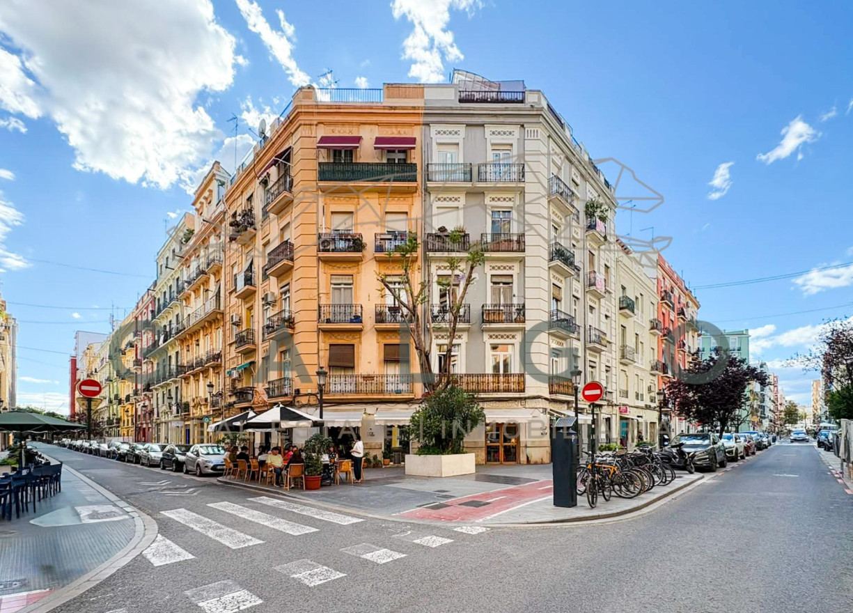 Sale - Flat - Valencia - Russafa