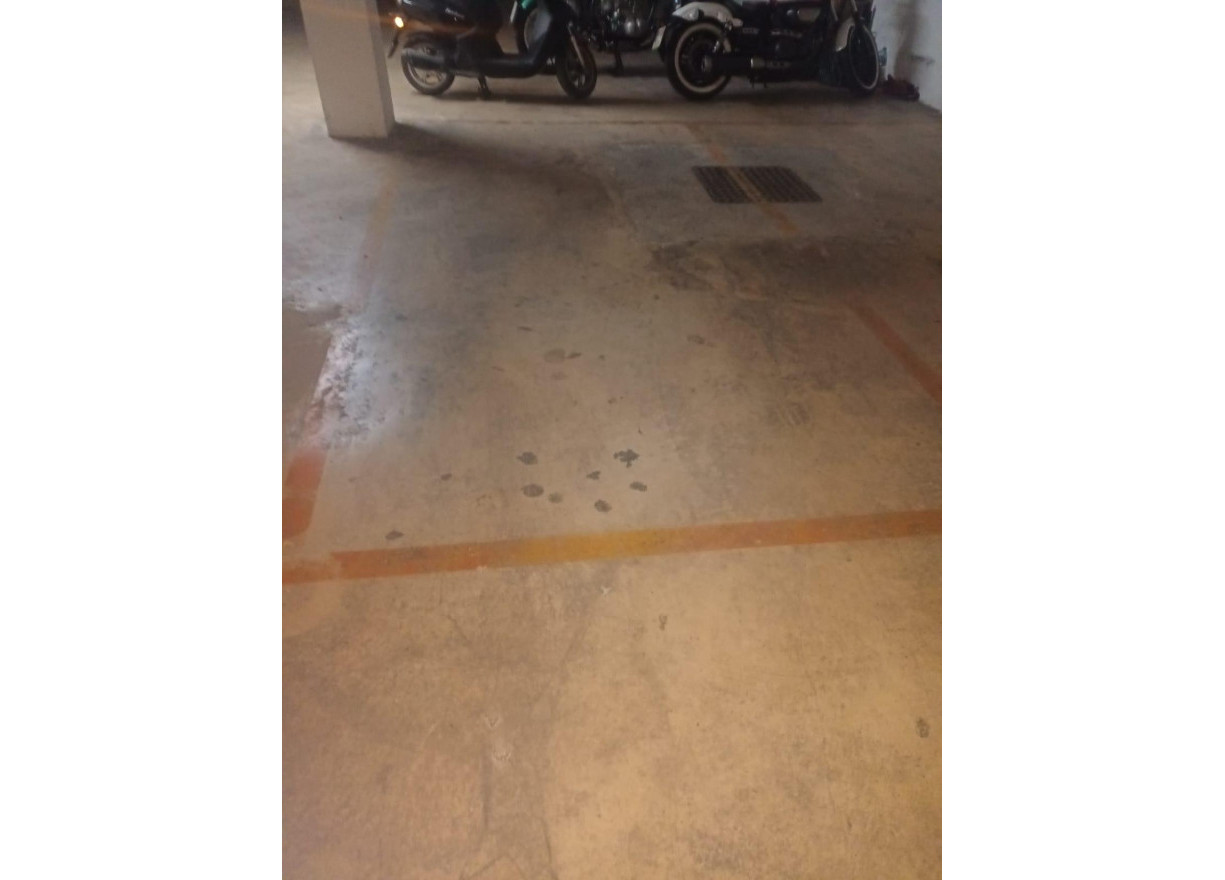 Sale - Garage - Valencia - L´Amistat - Amistad