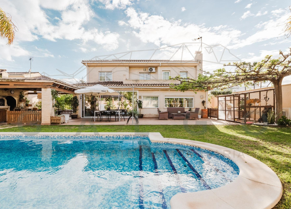 Sale - House - Godella - Nueva Santa Barbara
