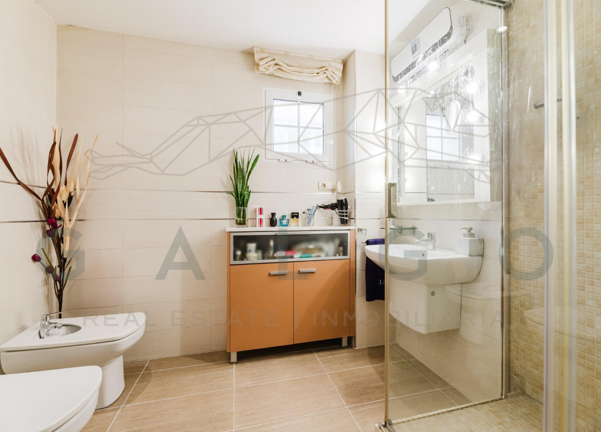 Sale - House - Godella - Nueva Santa Barbara