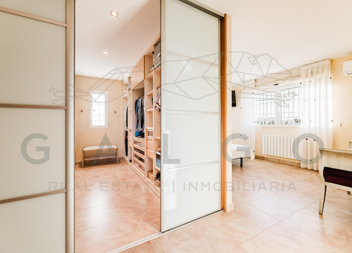 Sale - House - Godella - Nueva Santa Barbara