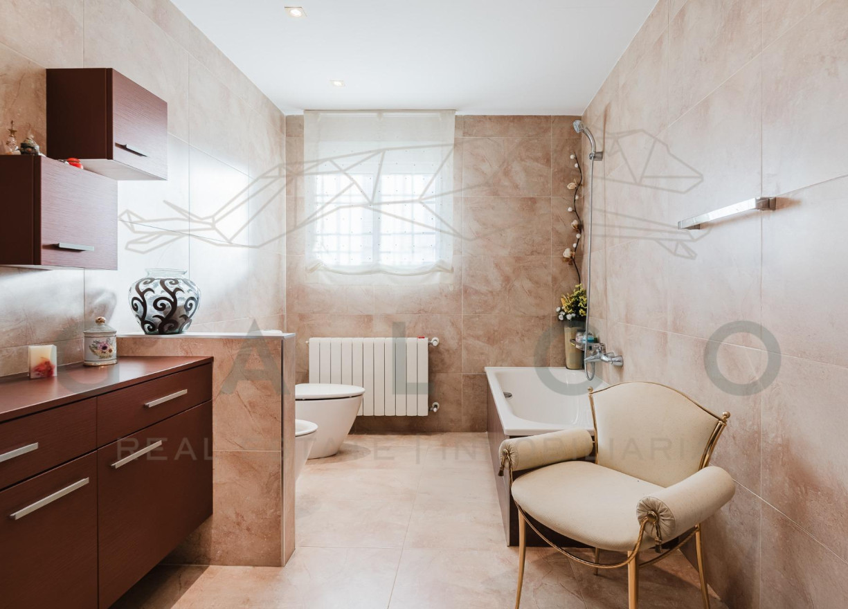 Sale - House - Godella - Nueva Santa Barbara