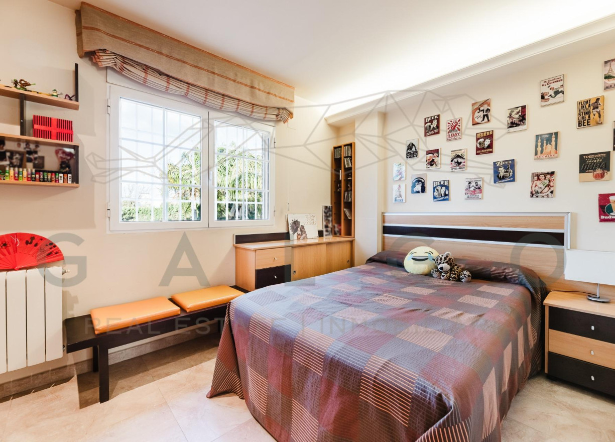 Sale - House - Godella - Nueva Santa Barbara