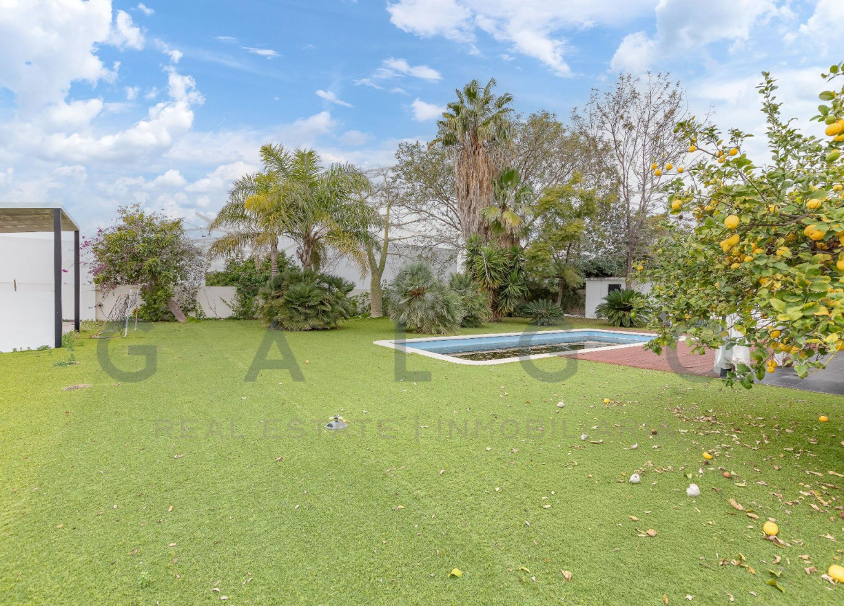 Sale - Luxury Villa - Godella - Nueva Santa Barbara