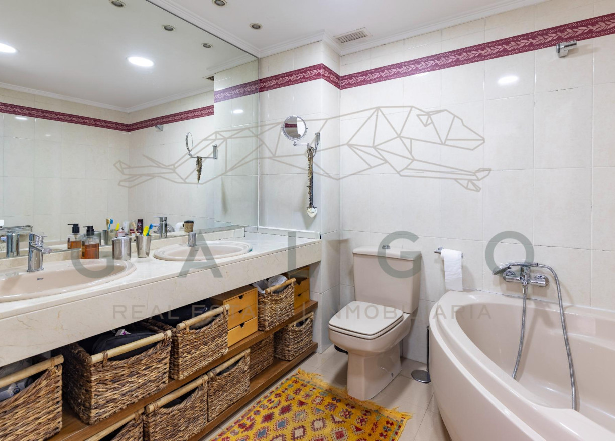 Sale - Semi-detached - Godella - Campolivar