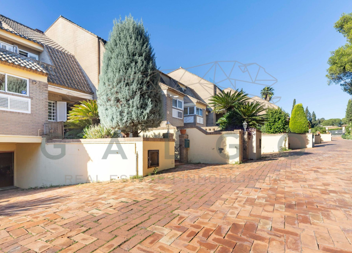 Sale - Semi-detached - Godella - Campolivar