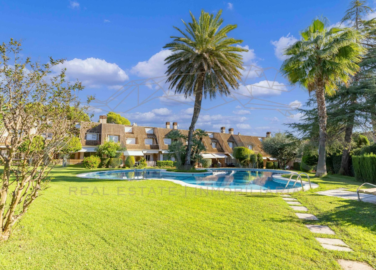 Sale - Semi-detached - Godella - Campolivar