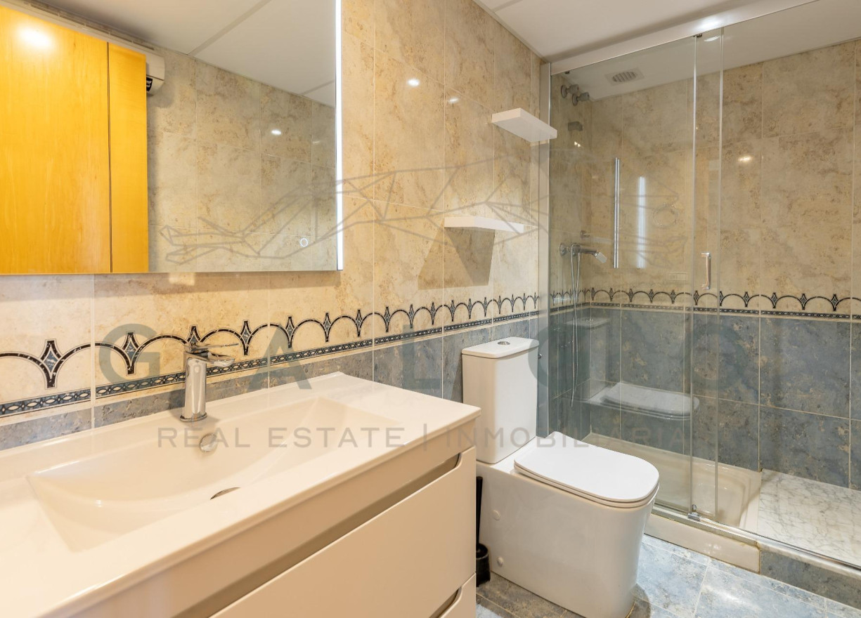 Sale - Semi-detached - Valencia - Beniferri