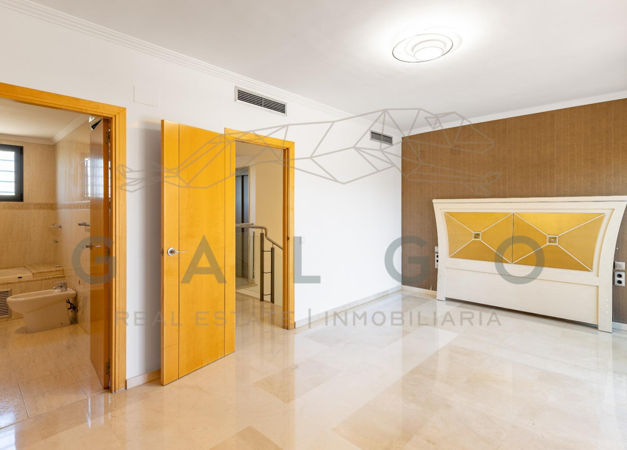 Sale - Semi-detached - Valencia - Beniferri