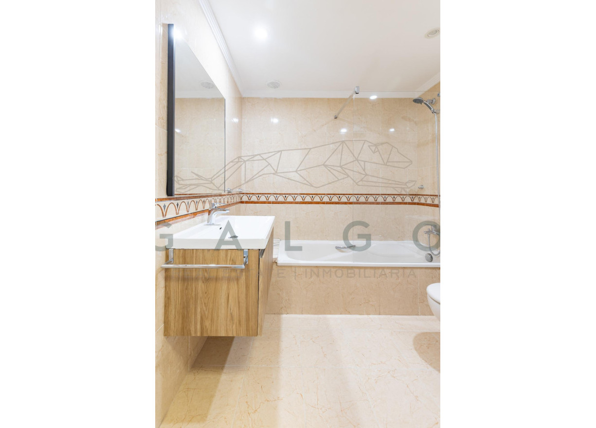 Sale - Semi-detached - Valencia - Beniferri