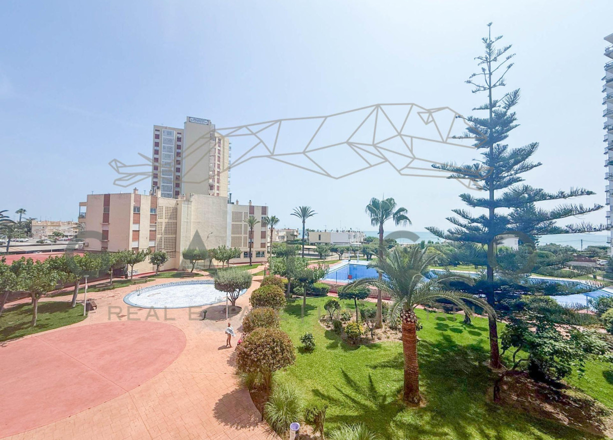 Venta - Apartamento - El Puig de Santa Maria - Primera linea de playa els plans