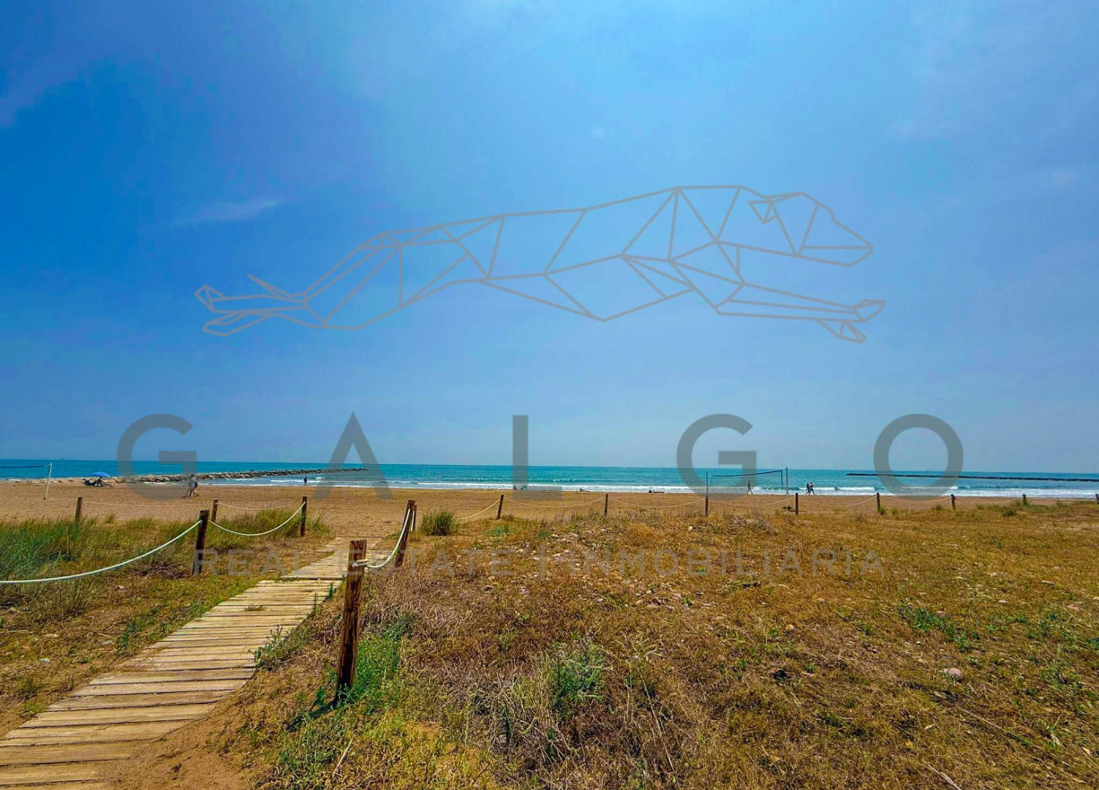 Venta - Apartamento - El Puig de Santa Maria - Primera linea de playa els plans