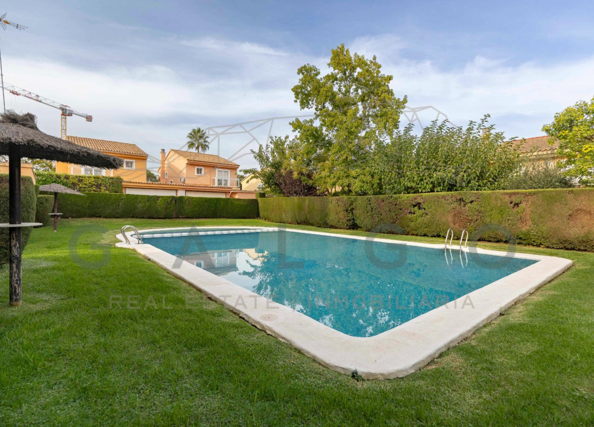 Venta - Chalet - Godella - URB. CAMPOLIVAR