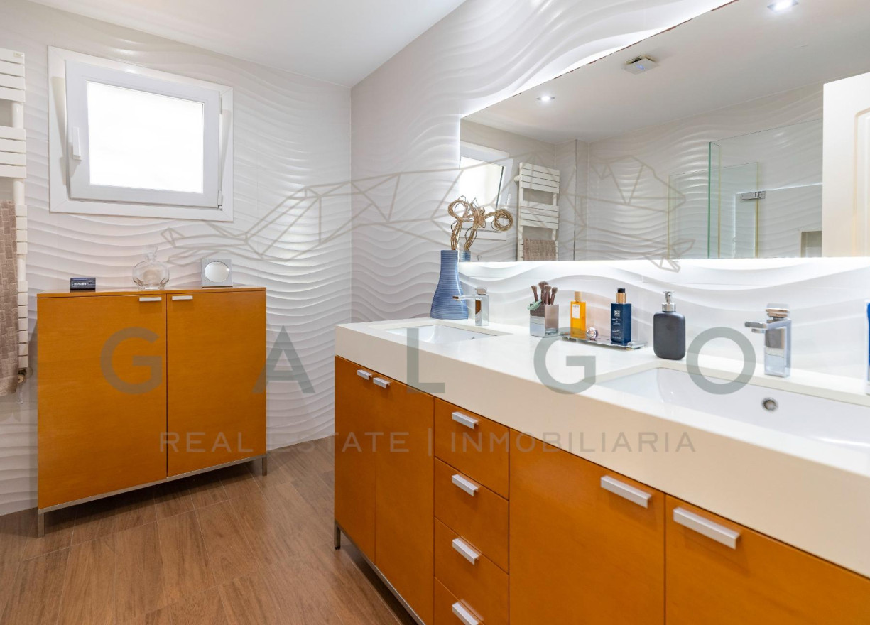 Venta - Chalet - Godella - URB. CAMPOLIVAR