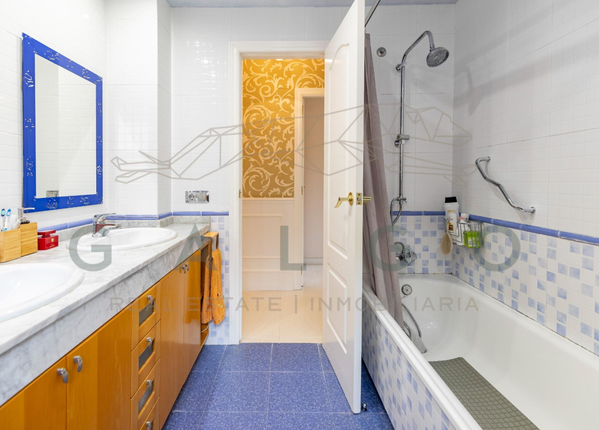 Venta - Chalet - Godella - URB. CAMPOLIVAR