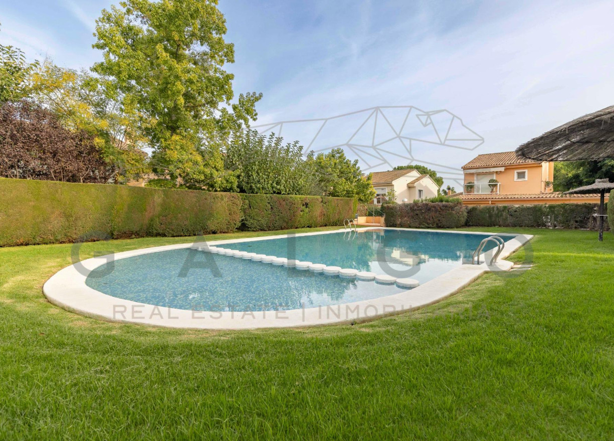 Venta - Chalet - Godella - URB. CAMPOLIVAR