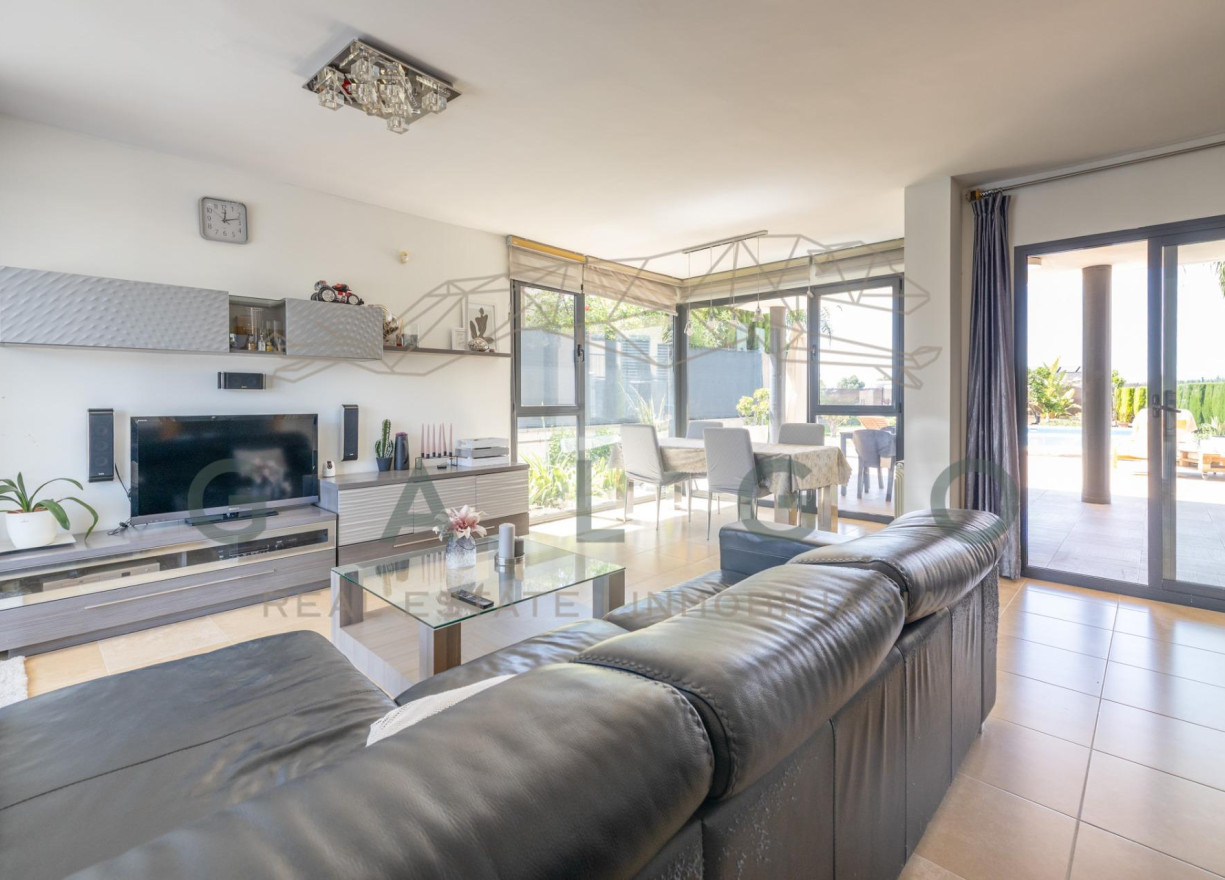 Venta - Chalet - San Antonio de Benageber - Urbanizacion montsano