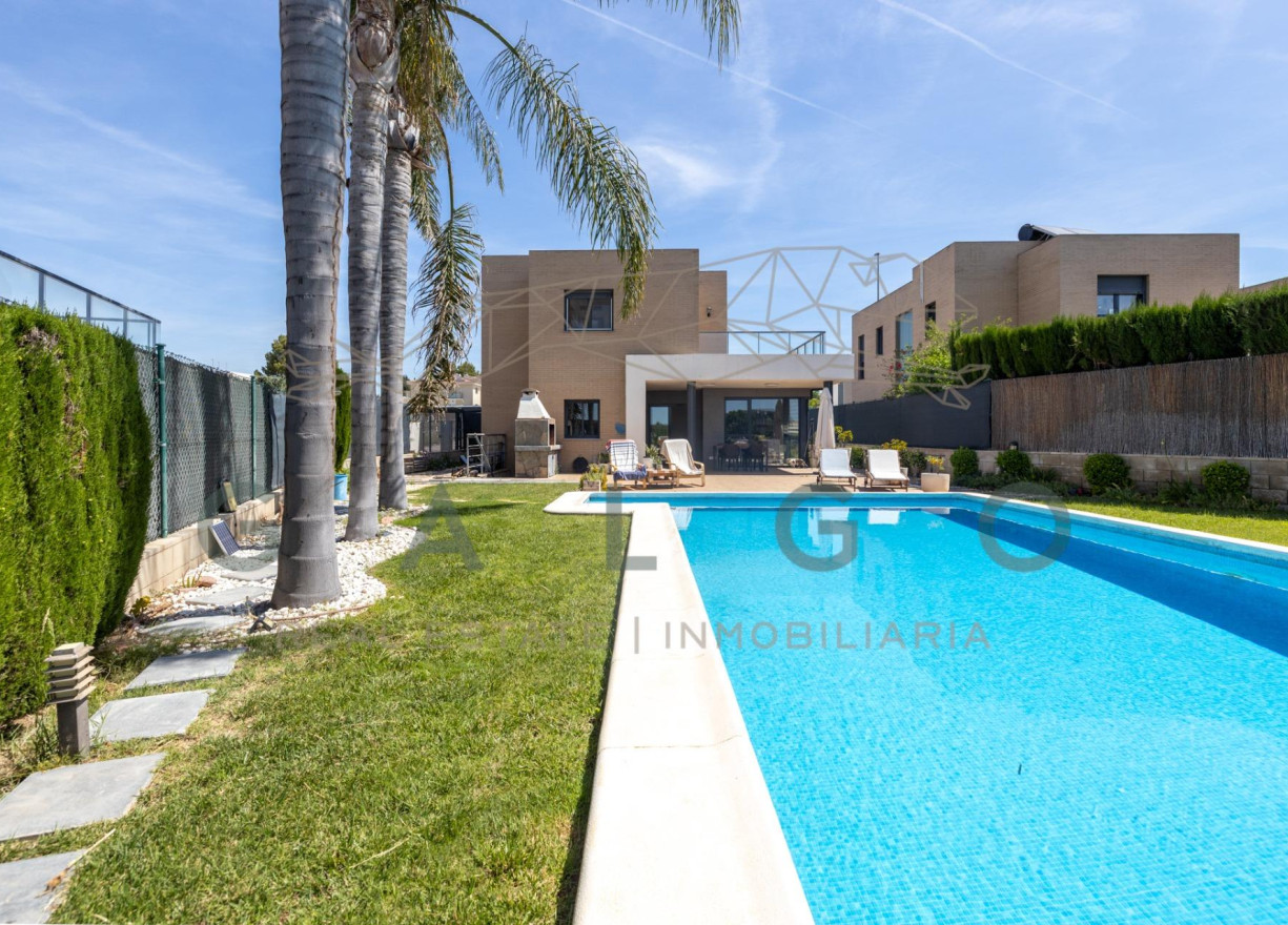 Venta - Chalet - San Antonio de Benageber - Urbanizacion montsano