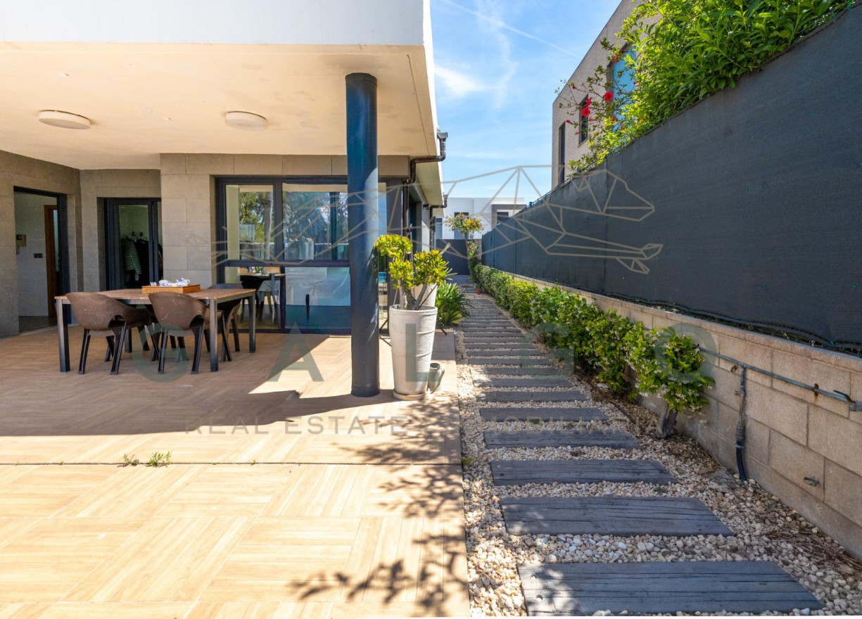 Venta - Chalet - San Antonio de Benageber - Urbanizacion montsano