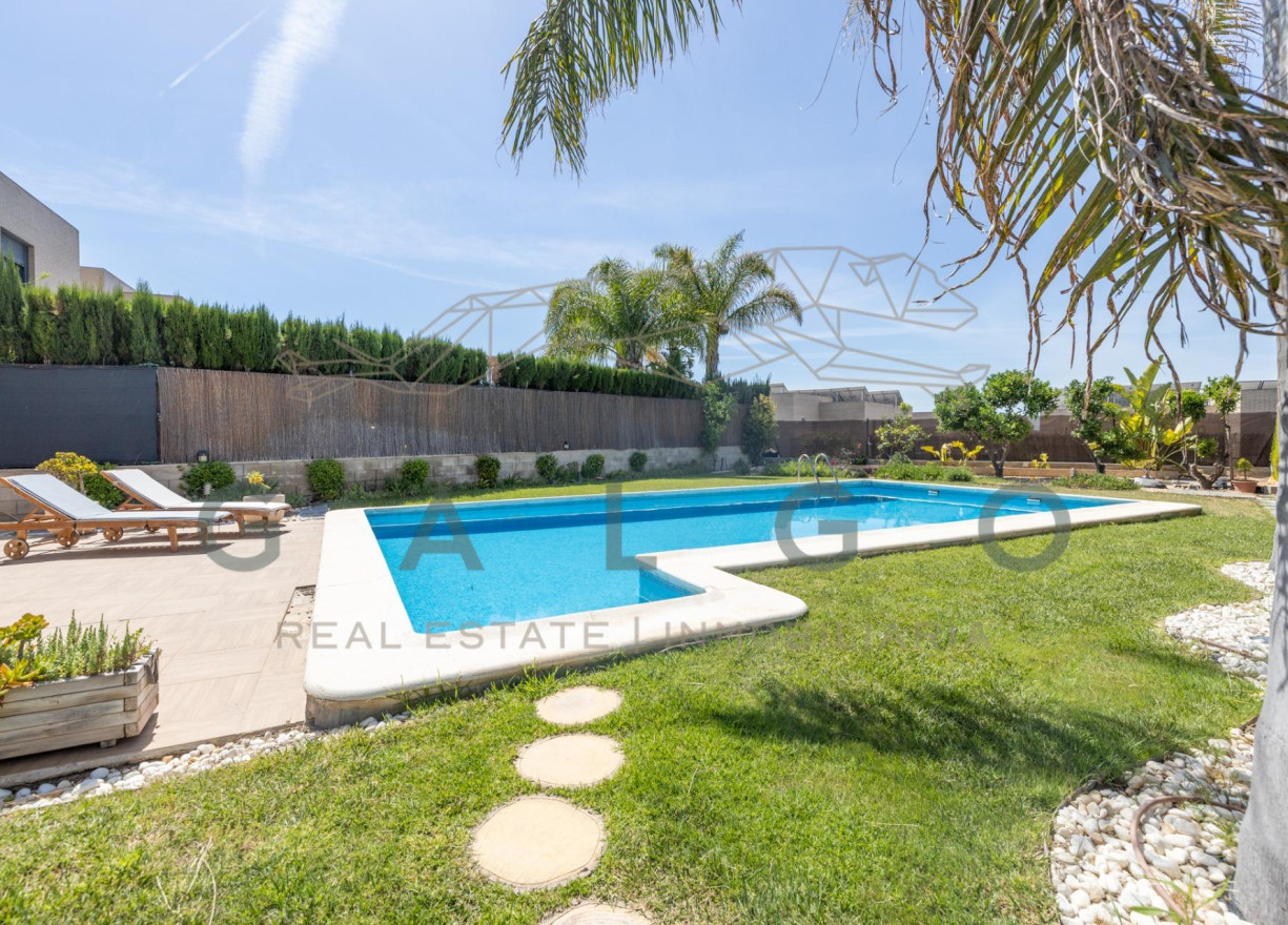 Venta - Chalet - San Antonio de Benageber - Urbanizacion montsano