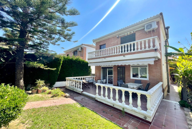 Villa - Sale - Paterna - 00566