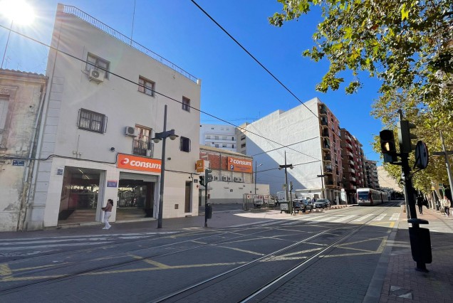 Long time Rental - Commercial premises - Valencia - Benicalap