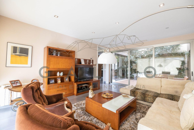 Revente - Chalet - L'Eliana - URB. ENTREPINOS