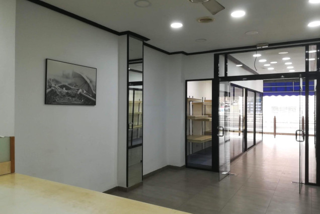 Alquiler a largo plazo - Local comercial - Valencia - El Pilar