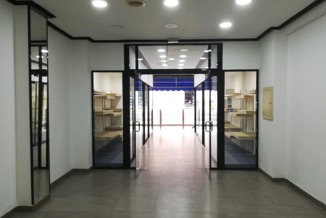 Alquiler a largo plazo - Local comercial - Valencia - El Pilar