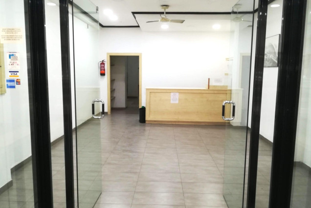 Alquiler a largo plazo - Local comercial - Valencia - El Pilar