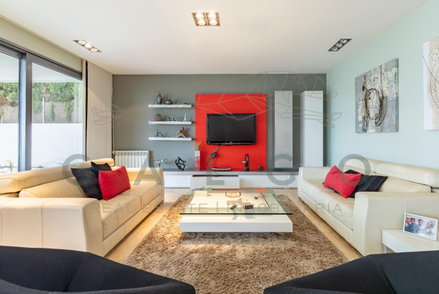 Revente - Luxe Villa - Godella - Nueva Santa Barbara