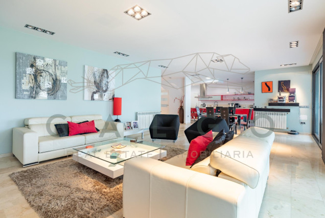 Revente - Luxe Villa - Godella - Nueva Santa Barbara