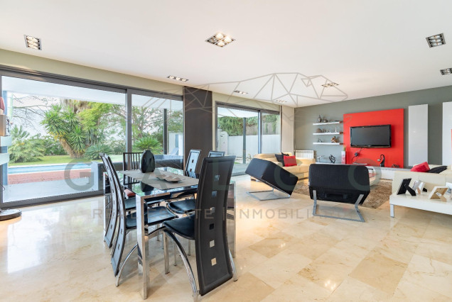 Revente - Luxe Villa - Godella - Nueva Santa Barbara